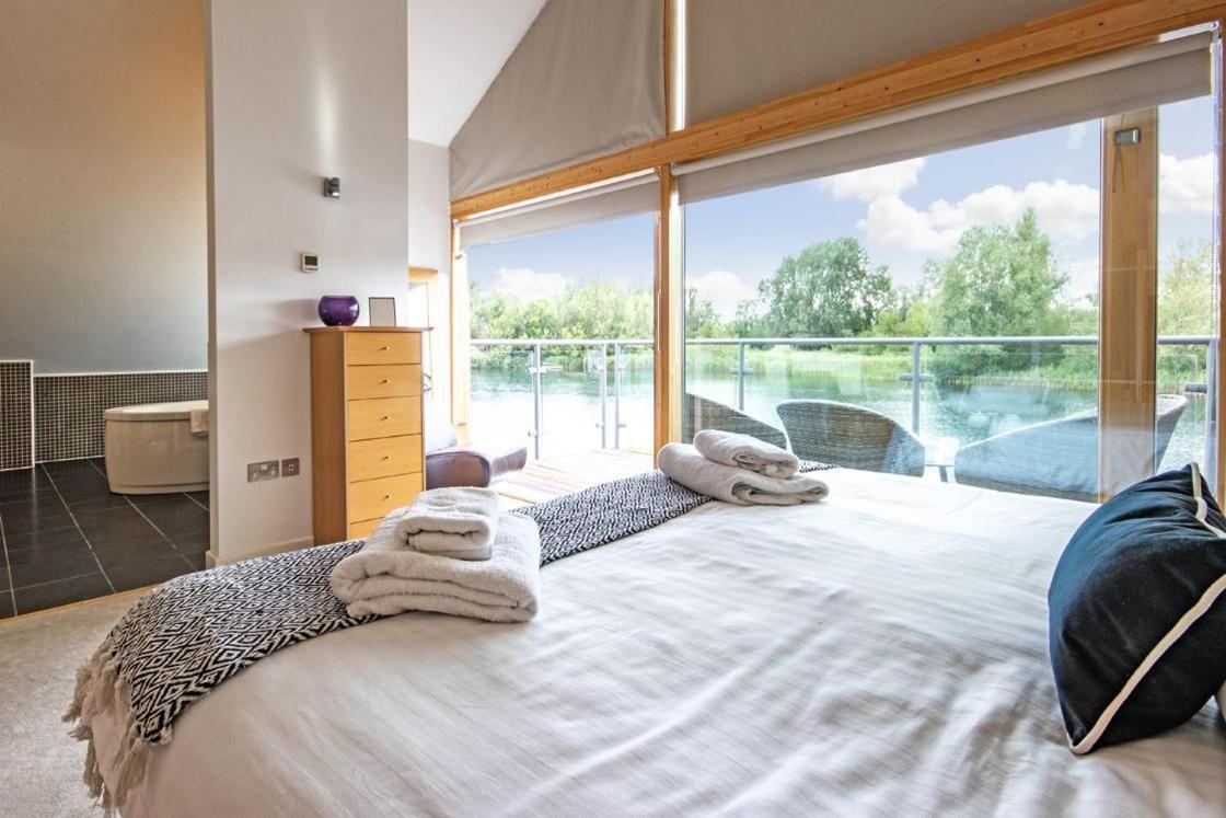 Waters Edge 04, Waterside Lodge P 南塞尔尼 外观 照片