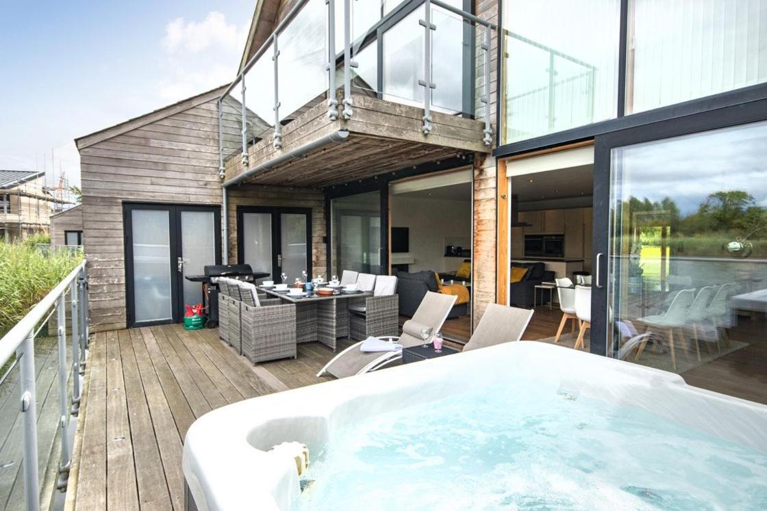 Waters Edge 04, Waterside Lodge P 南塞尔尼 外观 照片